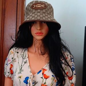 GUCCI Brown VINTAGE EARLY 2000'S Monogram Bucket Hat NEW! CONDITION